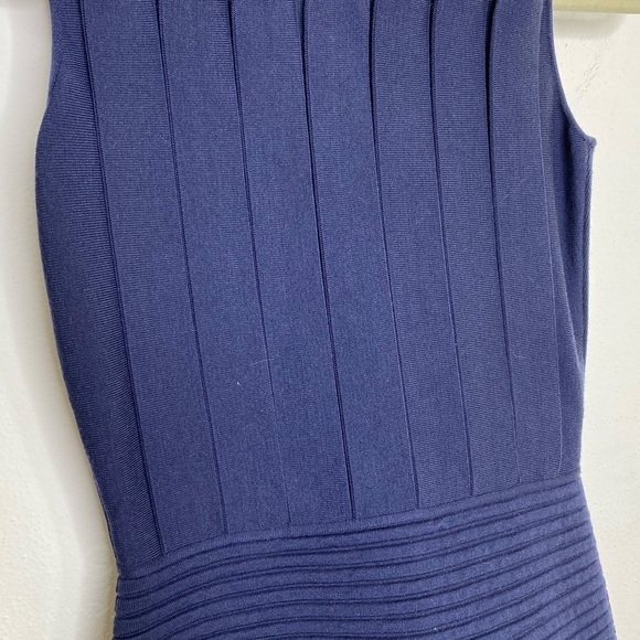 GIORGIO ARMANI PLEATED SLEEVELESS WOOL DRESS - Picture 4 of 11